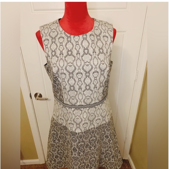 BELLE BADGLEY MISCHKA PRINTED SLEEVELESS DRESS - Picture 7 of 14